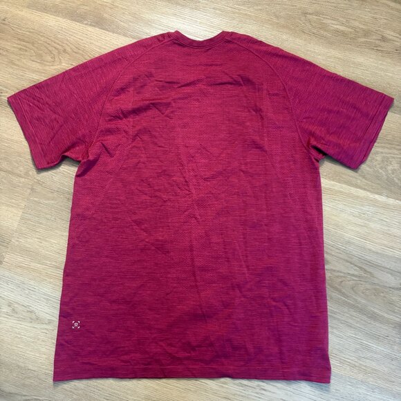 Lululemon Metal Vent Tech Short Sleeve Tee L large red purple burgundy t-shirt - Picture 6 of 7